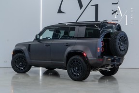 Land Rover Defender Octa 2025