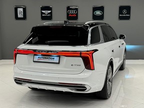 Hongqi E-HS9 2023