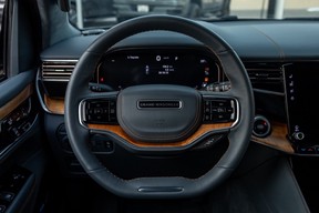 Jeep Grand Wagoneer 2023