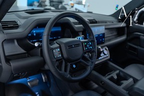 Land Rover Defender Octa 2025