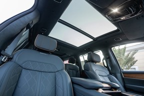 Jeep Grand Wagoneer 2023