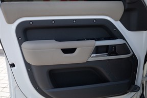 Land Rover Defender 110 2022
