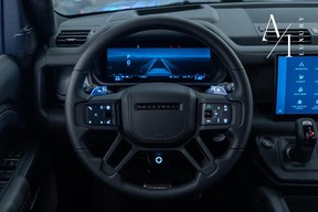 Land Rover Defender Octa 2025