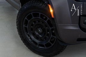 Land Rover Defender Octa 2025