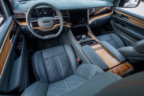 Jeep Grand Wagoneer 2023