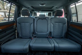 Jeep Grand Wagoneer 2023