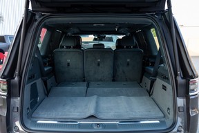 Jeep Grand Wagoneer 2023