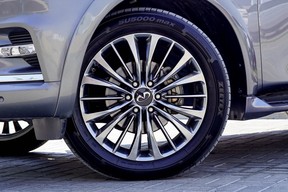 Infiniti QX80 2020