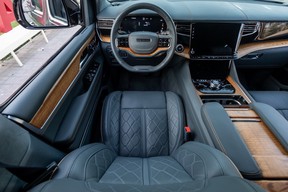 Jeep Grand Wagoneer 2023