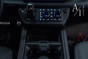 Land Rover Defender Octa 2025