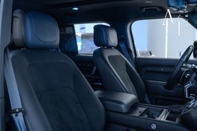 Land Rover Defender 110 2023