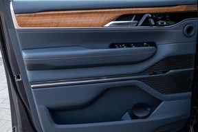 Jeep Grand Wagoneer 2023