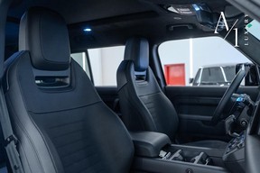 Land Rover Defender Octa 2025