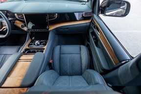 Jeep Grand Wagoneer 2023