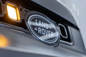 Land Rover Defender Octa 2025