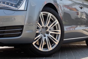 Audi A8 L 2011