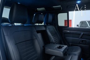 Land Rover Defender Octa 2025