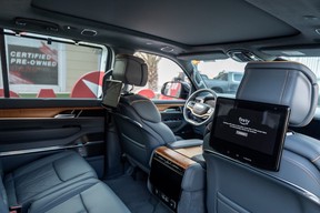 Jeep Grand Wagoneer 2023